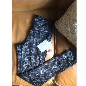 NWT Athleta High Rise leggings